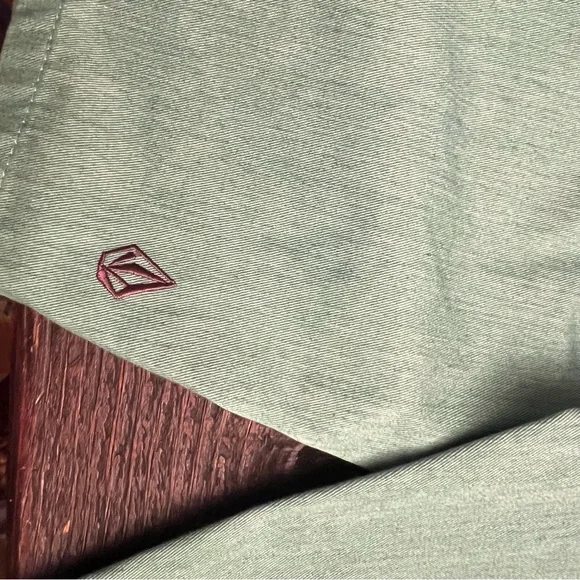Volcom men’s shorts green size 38 - Picture 3 of 6